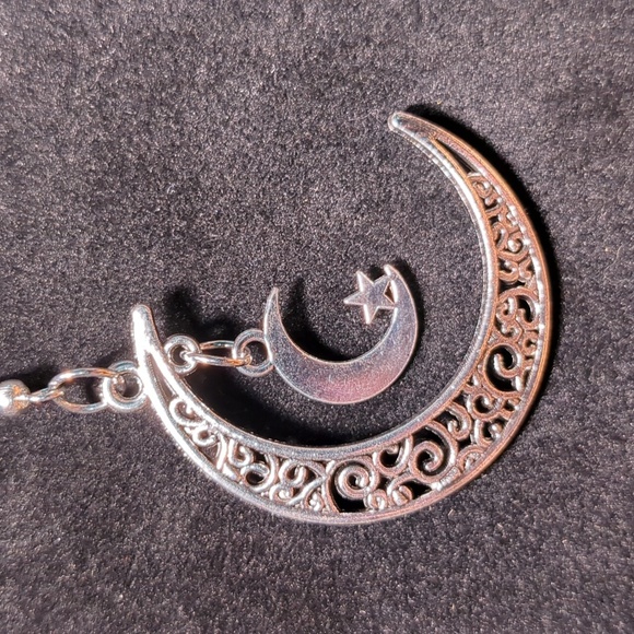 Moon and Star Earrings 🌙✨ - Picture 3 of 4